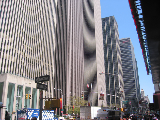 Rockefeler_center_2