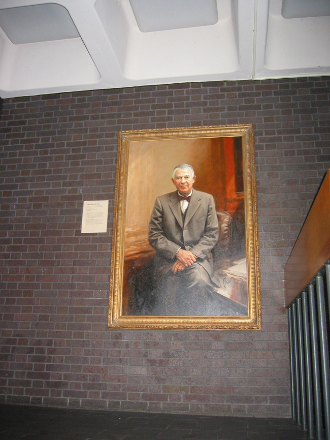 100-0086_IMG