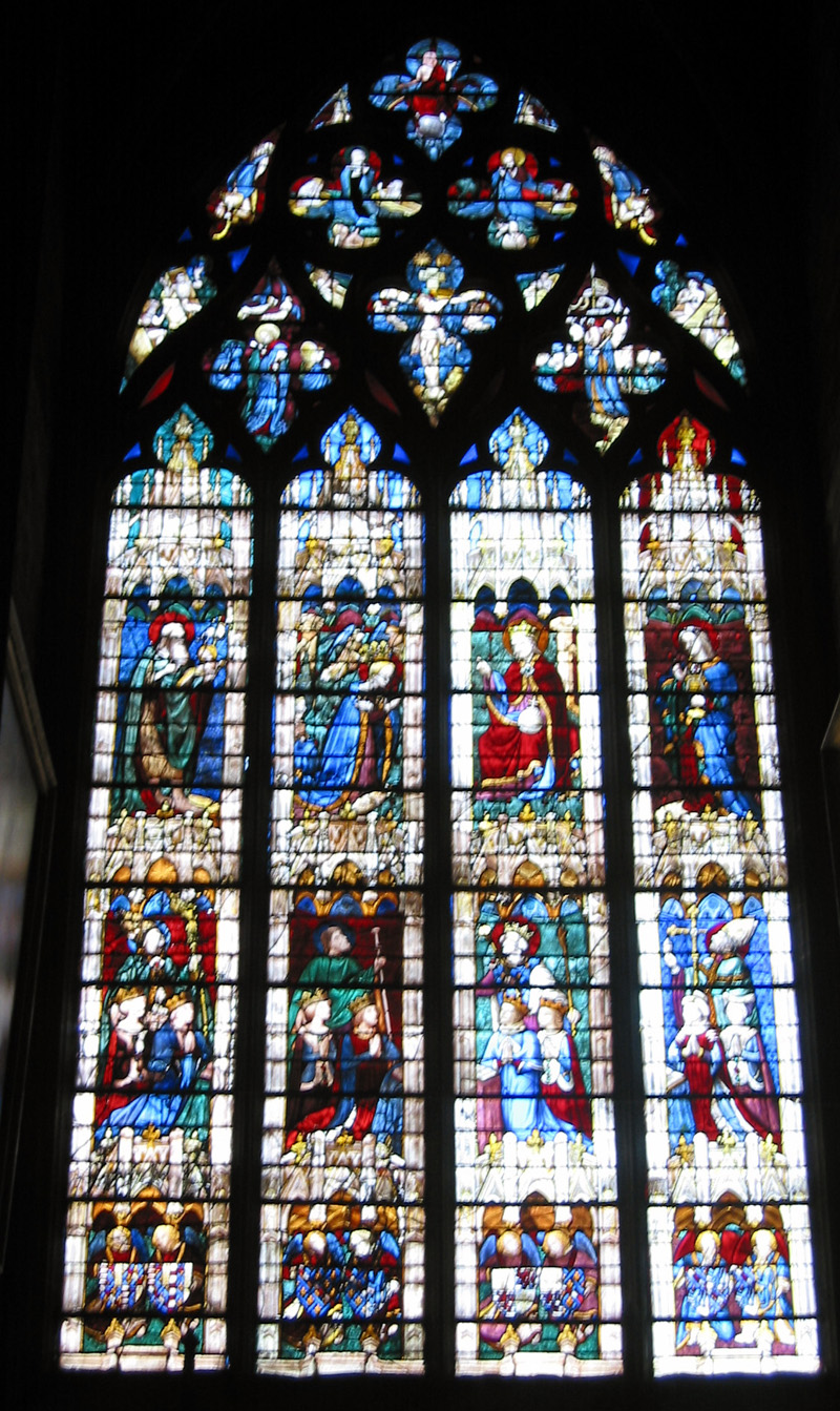 Chartres_cathedral_vitrage_1