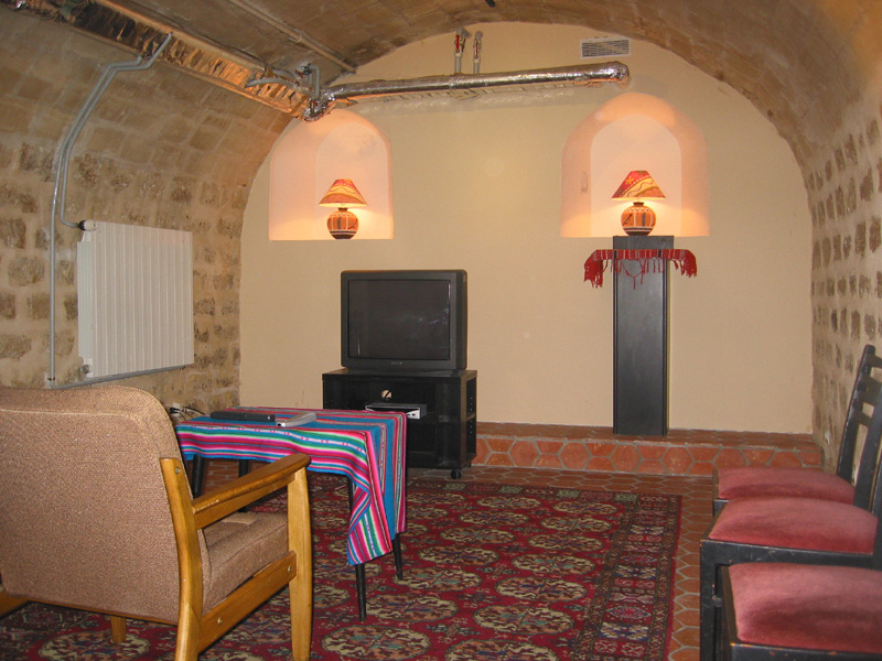 Hoste_TV_room