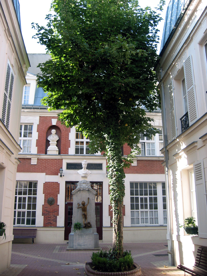 Hostel_outside