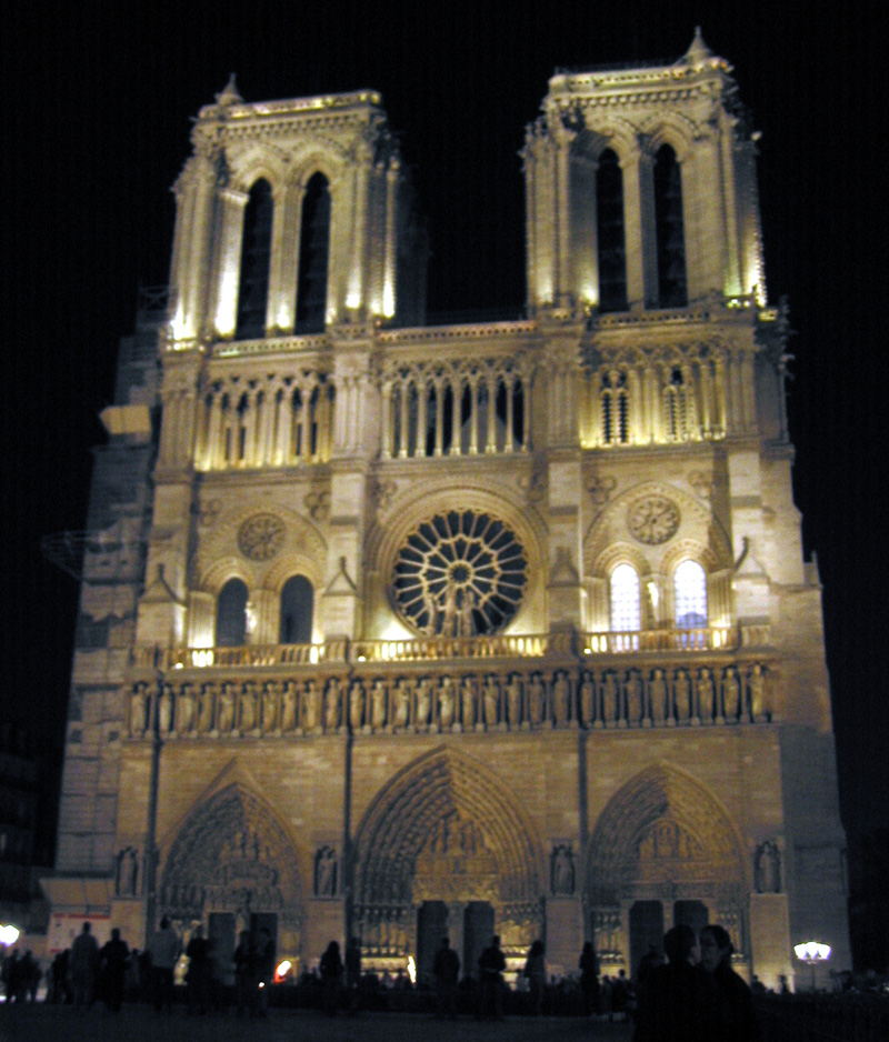 Notre_Dame_by_Night